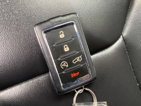 Used 2023 Jeep Grand Cherokee Limited AWD/4WD image 26