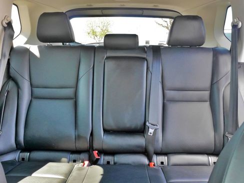 Used 2023 Nissan Rogue SV w/ SV Premium B Package image 31