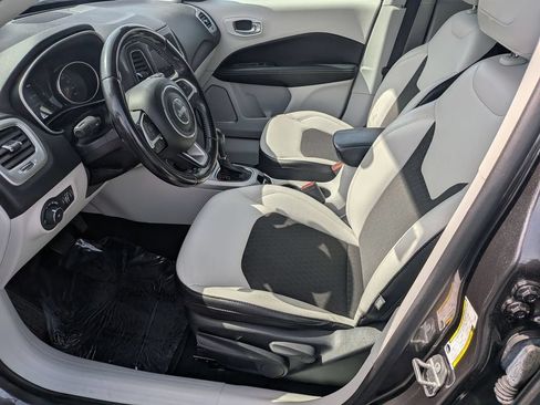 Used 2020 Jeep Compass Latitude AWD/4WD image 12
