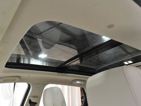 Used 2023 Cadillac XT5 Premium Luxury w/ Technology Package image 4