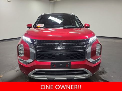 Used 2024 Mitsubishi Outlander 4WD Plug-In Hybrid image 3