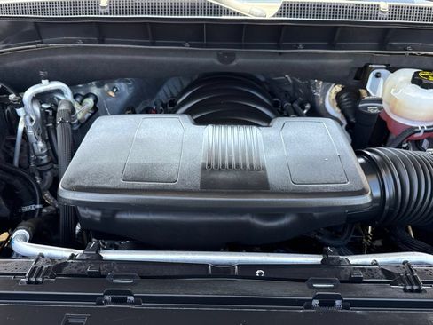 Used 2025 Chevrolet Suburban LT w/ Comfort Package AWD/4WD image 38