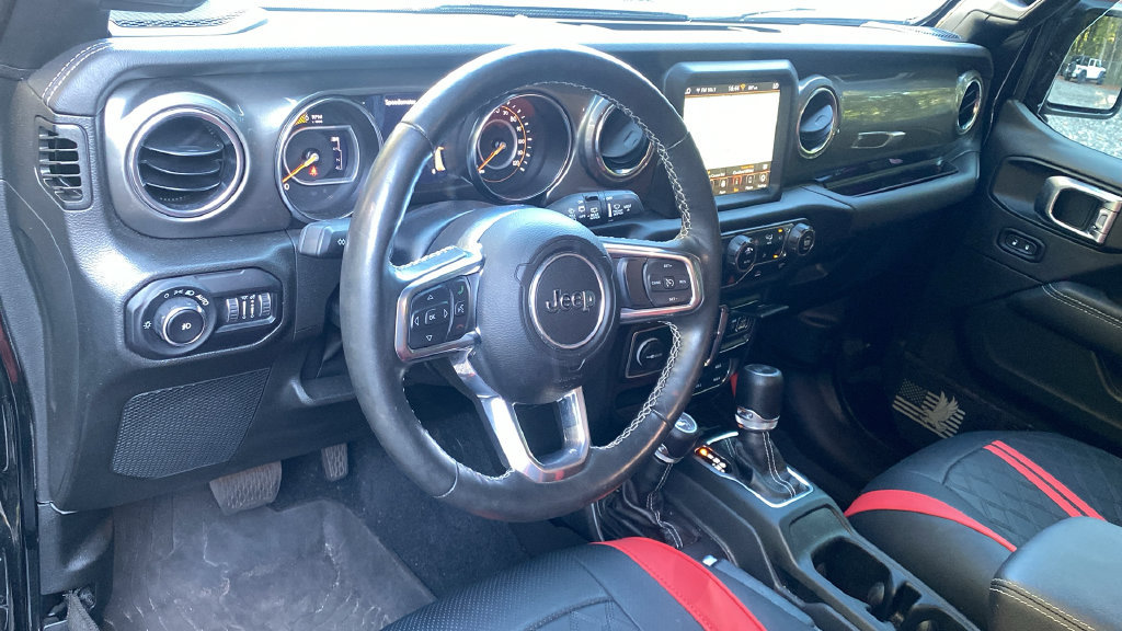 Used 2022 Jeep Wrangler Unlimited Sahara w/ LED Lighting Group AWD/4WD image 14