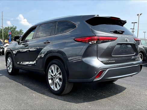 Used 2021 Toyota Highlander Limited FWD image 4