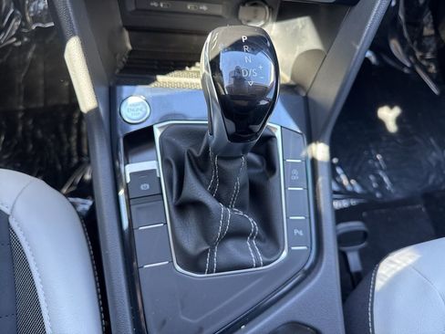 New 2026 Volkswagen Taos SE FWD image 23