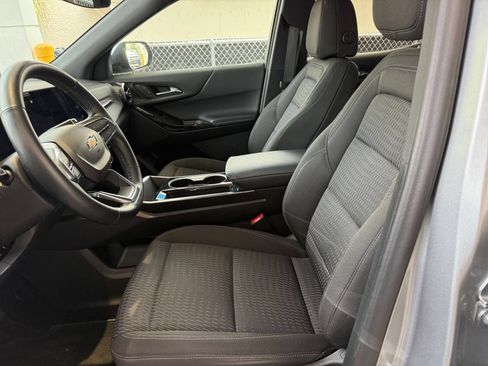 Used 2025 Chevrolet Equinox LT FWD image 27