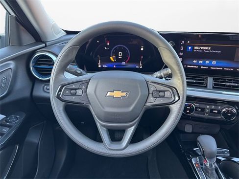 New 2026 Chevrolet Trax LT image 12
