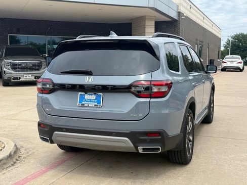 Used 2023 Honda Pilot Elite image 6