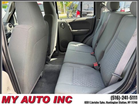 Used 2006 Jeep Liberty Sport w/ Off Road Group AWD/4WD image 29