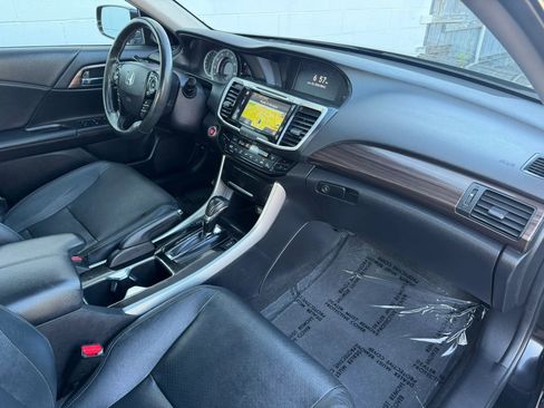Used 2017 Honda Accord EX-L image 17