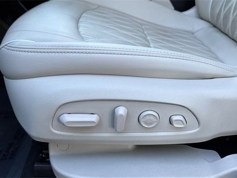 Used 2023 Buick Enclave Avenir w/ Avenir Technology Package image 13