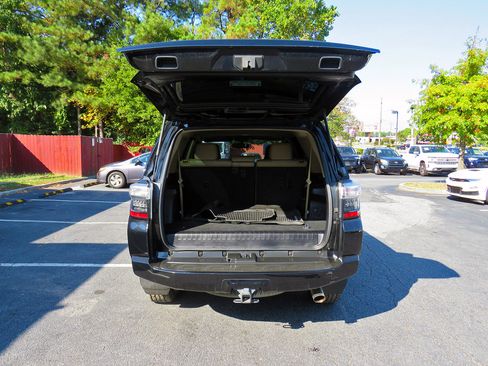Used 2016 Toyota 4Runner Limited image 17