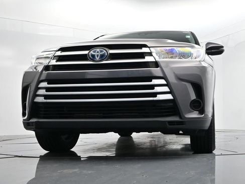 Used 2018 Toyota Highlander LE image 48