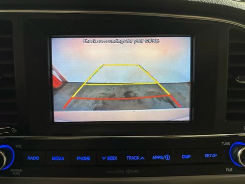 Used 2017 Hyundai Elantra SE FWD image 10