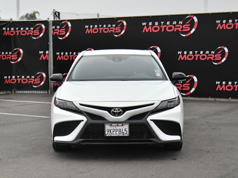Used 2024 Toyota Camry SE w/ Convenience Package image 2