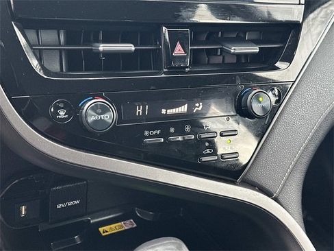 Used 2022 Toyota Camry XSE image 14