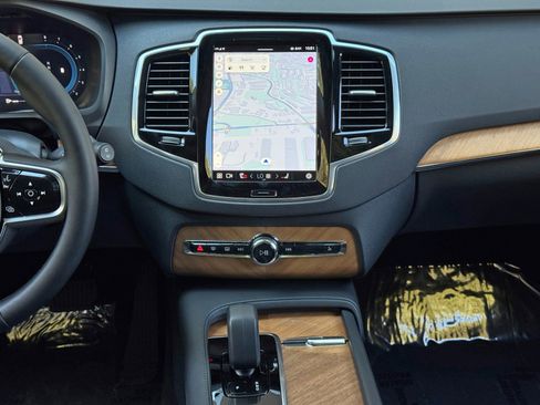 Used 2025 Volvo XC90 B6 Plus w/ Protection Package Premier image 25