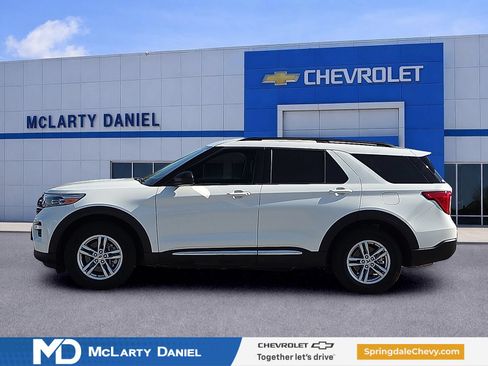 Used 2022 Ford Explorer XLT w/ Equipment Group 202A AWD/4WD image 3