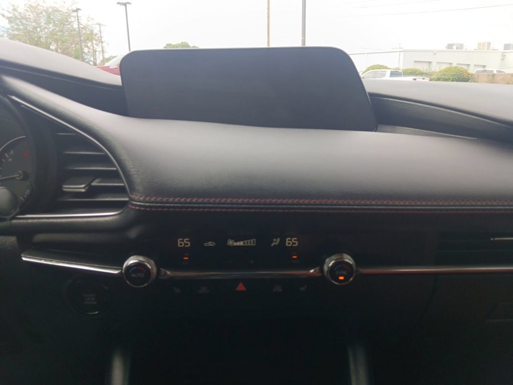 Used 2023 MAZDA MAZDA3 s FWD image 12