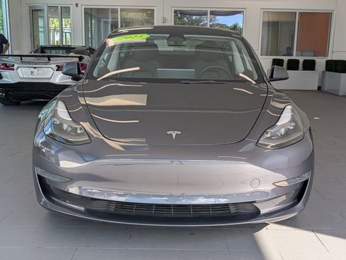 Used 2023 Tesla Model 3 Standard Range image 2