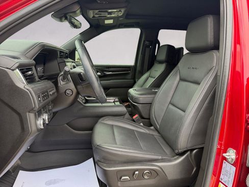 Used 2024 GMC Yukon Denali w/ Advanced Technology Package image 9