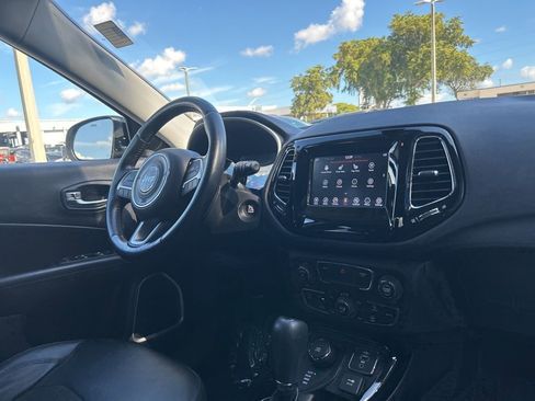 Certified 2020 Jeep Compass Latitude image 24