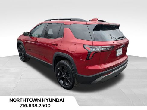 Used 2025 Chevrolet Equinox LT w/ Convenience Package II image 3