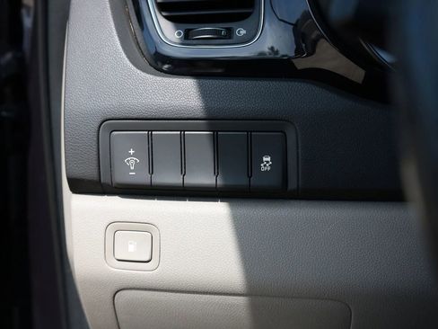 Used 2015 Kia Sedona EX image 48