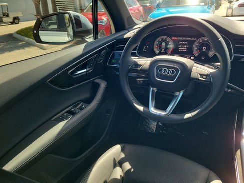Certified 2025 Audi Q7 2.0T Premium Plus AWD/4WD image 13
