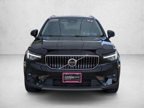 Used 2023 Volvo XC40 B5 Plus w/ Driver Assist Package AWD/4WD image 2