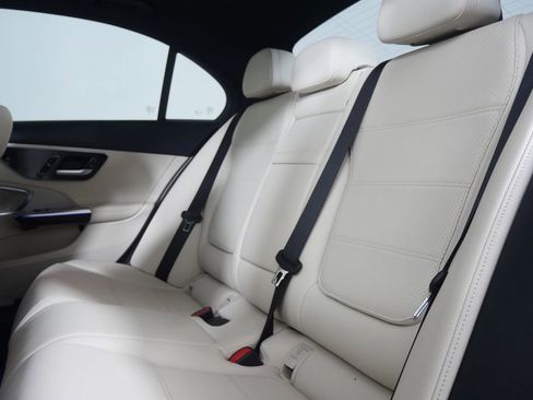 Used 2023 Mercedes-Benz C 300 Sedan image 15