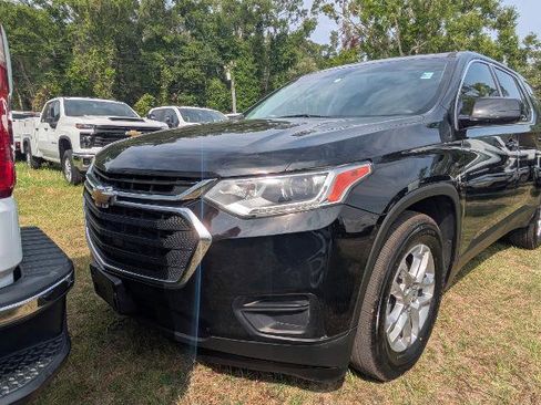 Used 2018 Chevrolet Traverse LS image 2