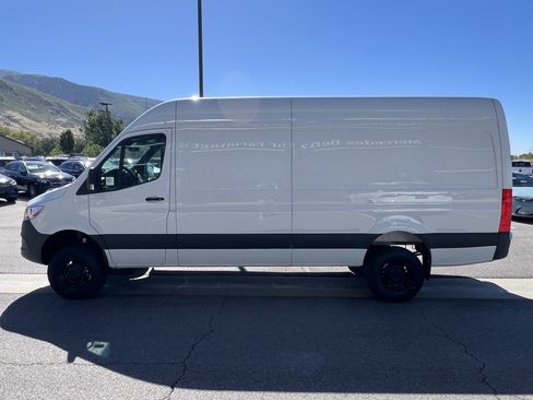 New 2026 Mercedes-Benz Sprinter 2500 image 9