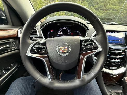 Used 2016 Cadillac SRX Luxury image 16