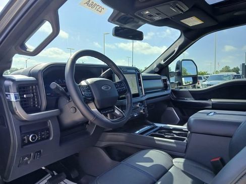 Used 2026 Ford F250 Platinum AWD/4WD image 9
