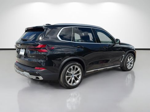 Used 2025 BMW X5 xDrive50e w/ Executive Package AWD/4WD image 3