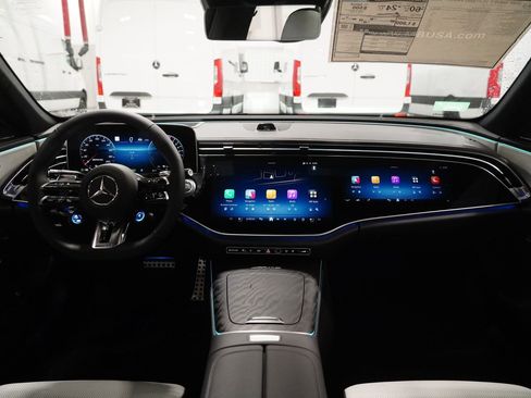 New 2026 Mercedes-Benz E 53 AMG e 4MATIC Sedan image 17