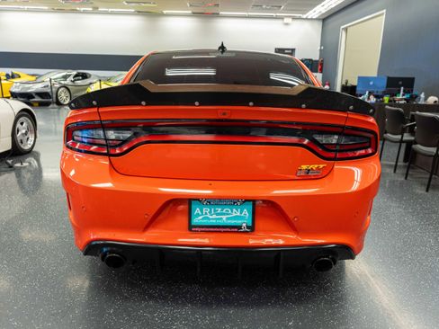 Used 2016 Dodge Charger SRT w/ Harman/Kardon Audio Group RWD image 7