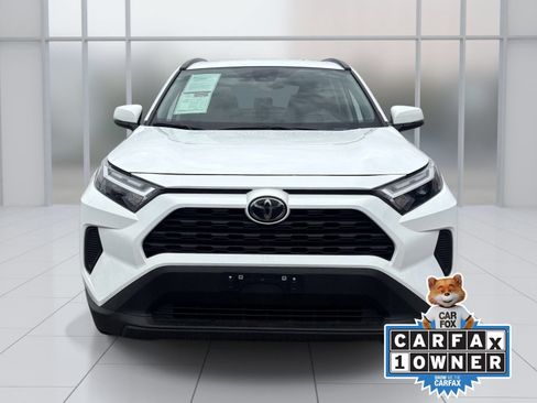 Used 2025 Toyota RAV4 XLE AWD/4WD image 9
