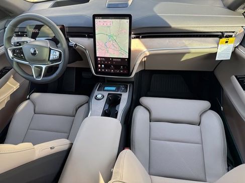 New 2025 Volvo EX90 Plus image 6