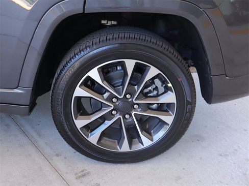 New 2023 Jeep Grand Cherokee Overland w/ Luxury Tech Group IV image 25