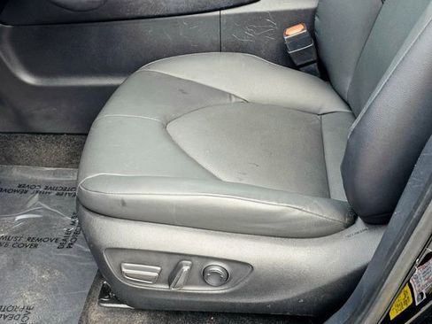 Used 2025 Toyota Grand Highlander AWD image 18