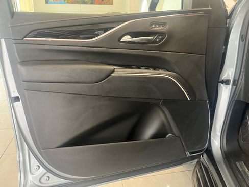 Used 2024 Cadillac Escalade ESV Sport AWD/4WD image 15
