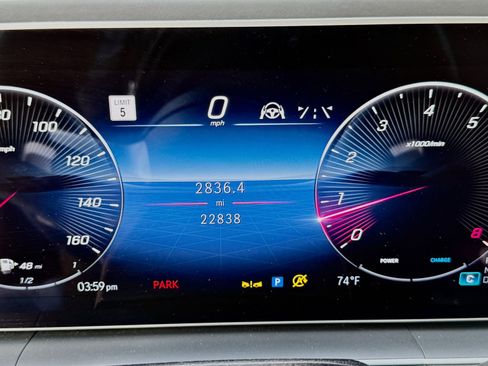 Used 2024 Mercedes-Benz GLS 580 4MATIC image 32