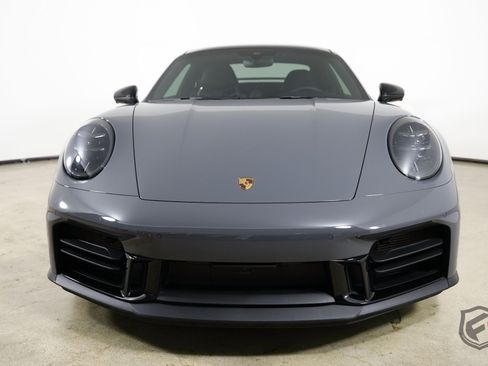 Used 2025 Porsche 911 Carrera RWD image 3