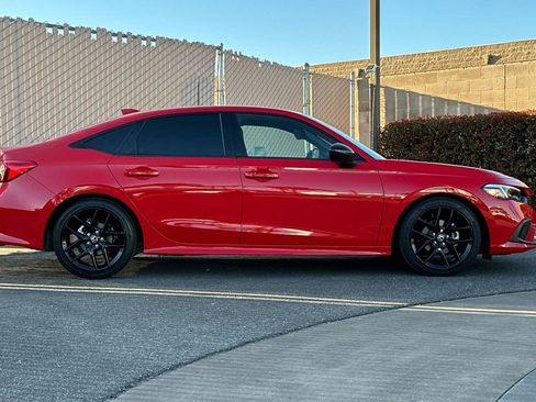 Used 2024 Honda Civic Sport image 3