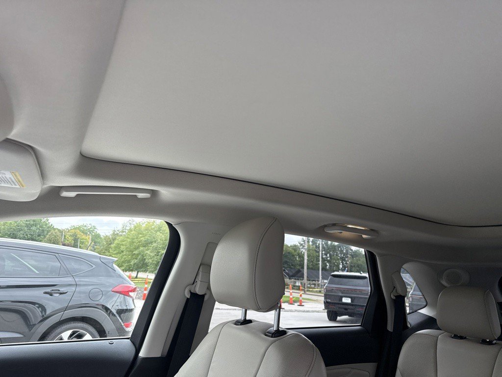 Used 2019 Ford Edge Titanium w/ Equipment Group 301A AWD/4WD image 21