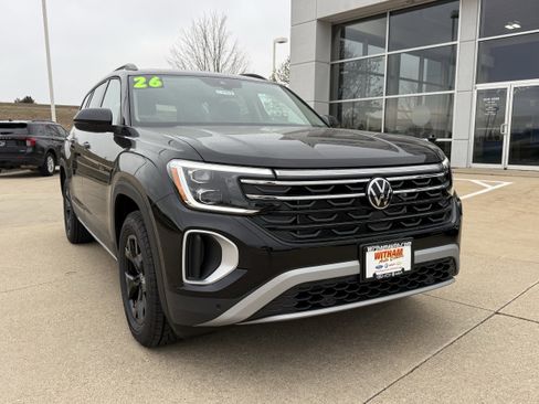 New 2026 Volkswagen Atlas Peak Edition AWD/4WD image 2