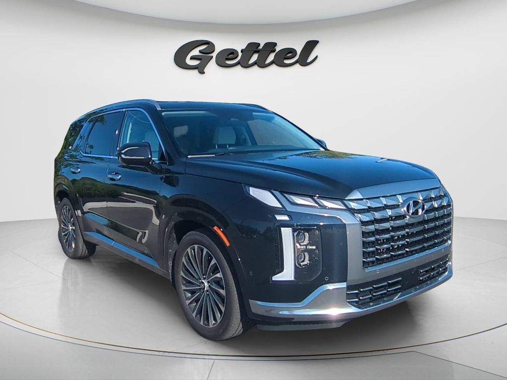 Certified 2024 Hyundai Palisade Calligraphy FWD image 3