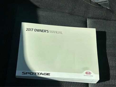 Used 2017 Kia Sportage LX FWD image 30